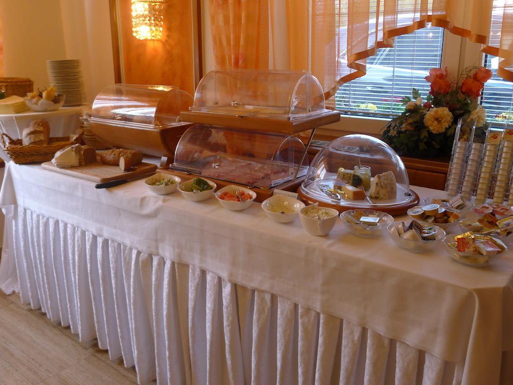 Hotel Restaurant Boeck "Roter Hahn" Sankt Poelten Ngoại thất bức ảnh
